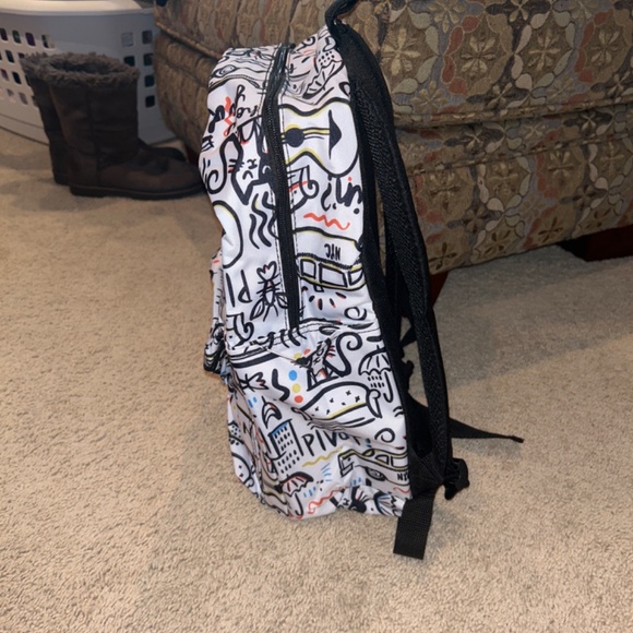 Backpack - Picture 3 of 4